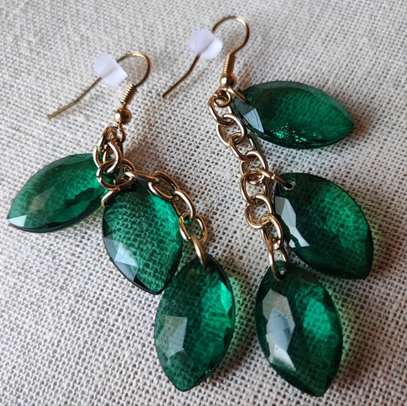 Faceted Transparent Green Acrylic Statement Necklace and Earrings Gold Tone NWOT - Picture 7 of 14